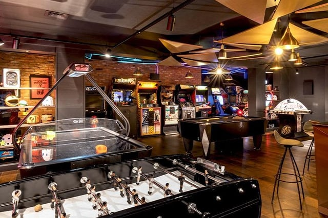 How to Create the Ultimate Retro Gaming Man Cave in Australia