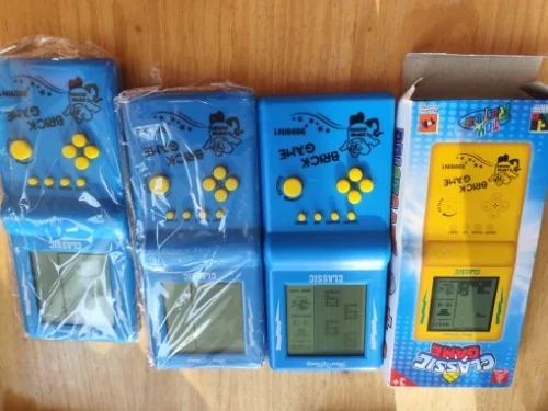 Retro Mini Brick-Style Handheld Gaming Console – Portable Multi-Game System photo review
