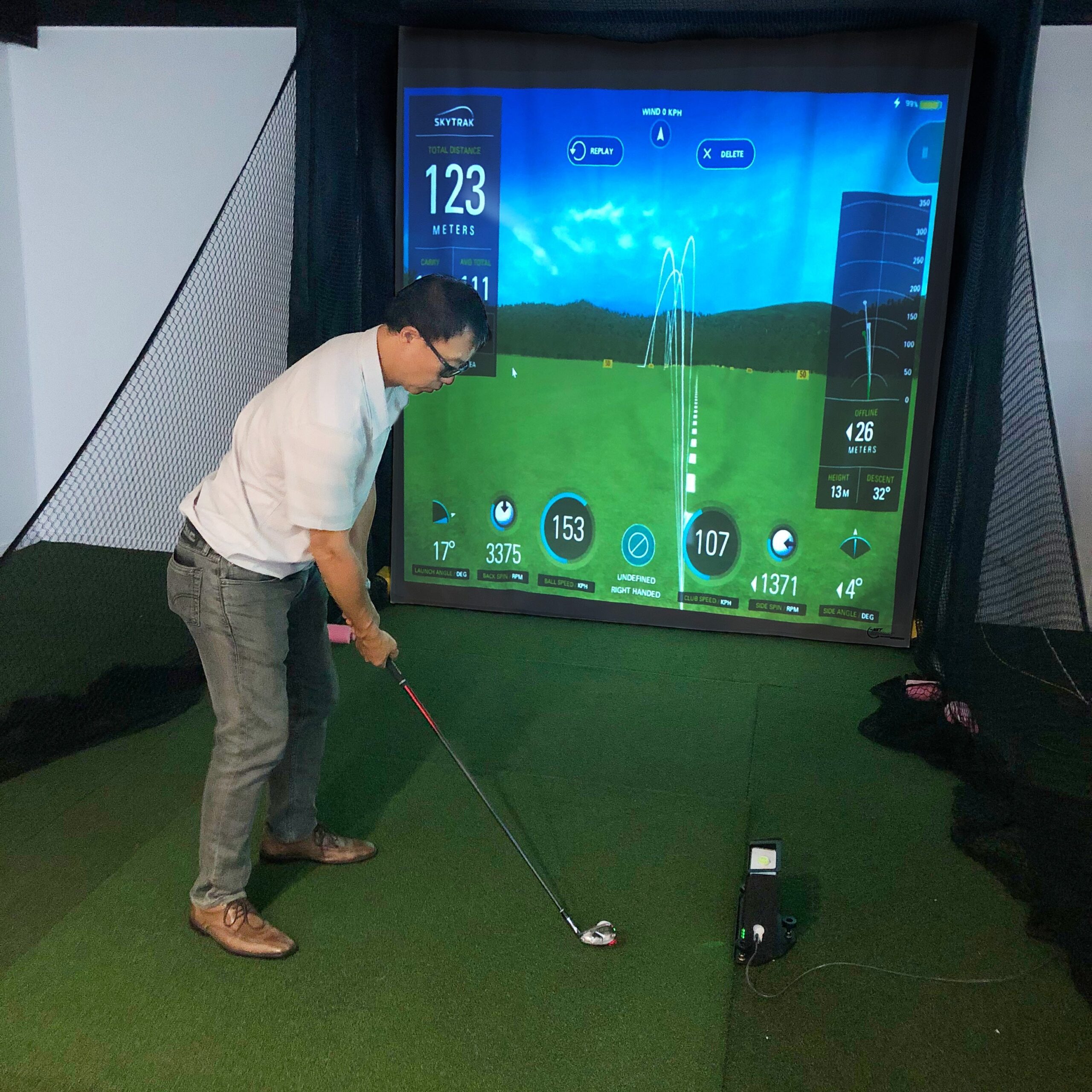Simulator Series 8 Golf Simulator Bay + Pro Turf mat