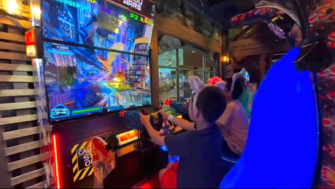 Godzilla Kaiju Wars on test by Raw Thrills