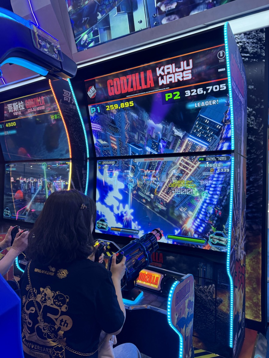 Godzilla Kaiju wars w/o VR by Raw Thrills and UNIS