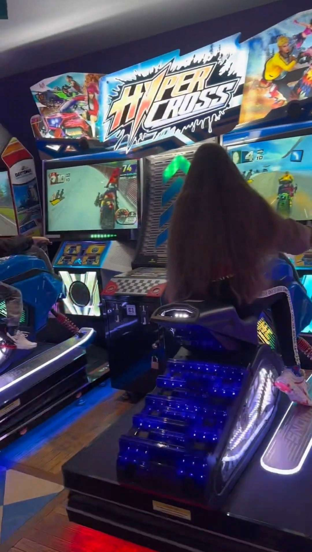 Hyper Cross