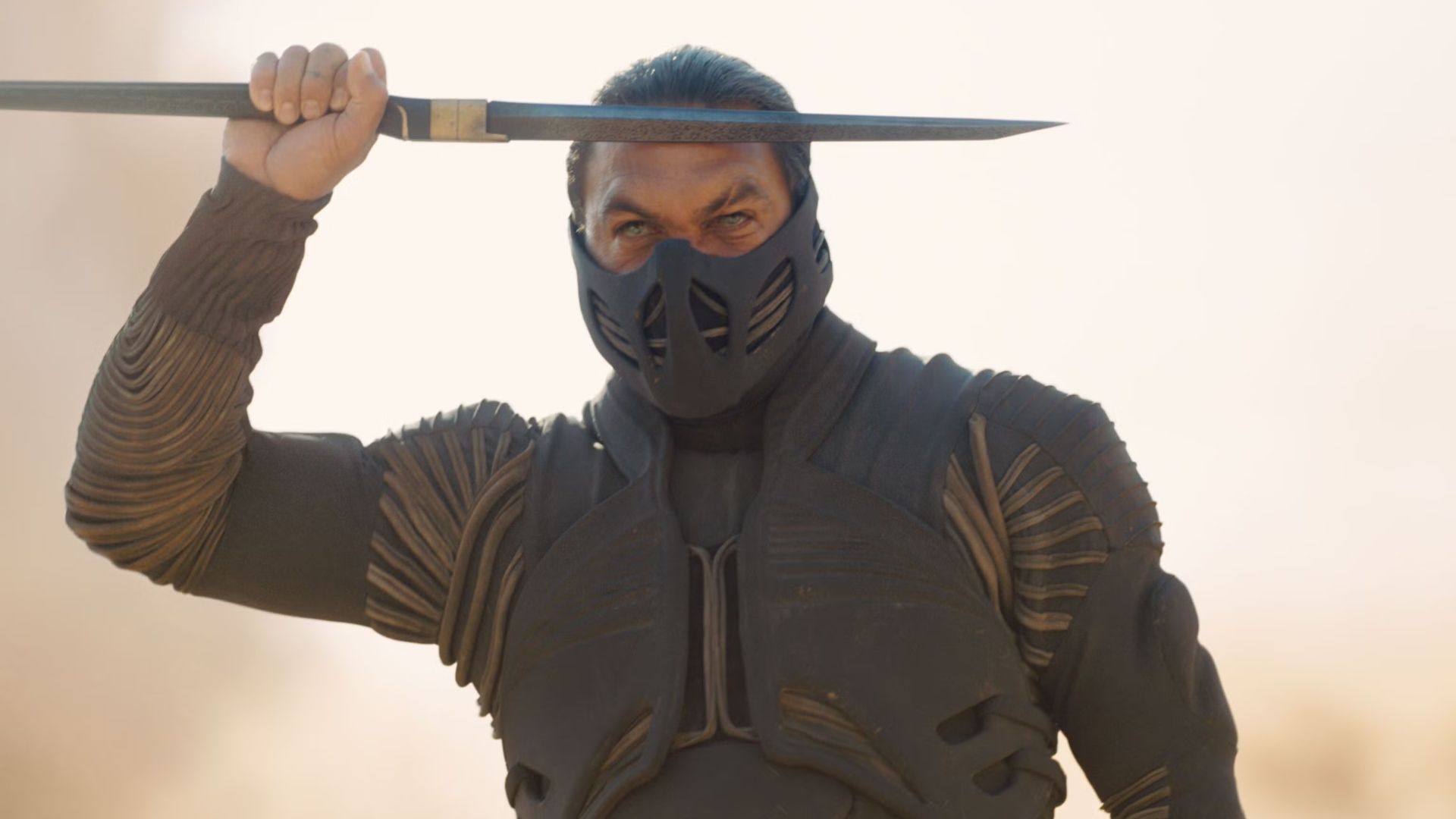 Duncan Idaho with a Crysknife pressed to his forhead