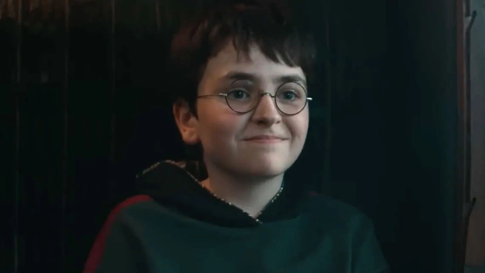 Harry Potter (Dominic McLaughlin) awaits his arrival to Hogwarts