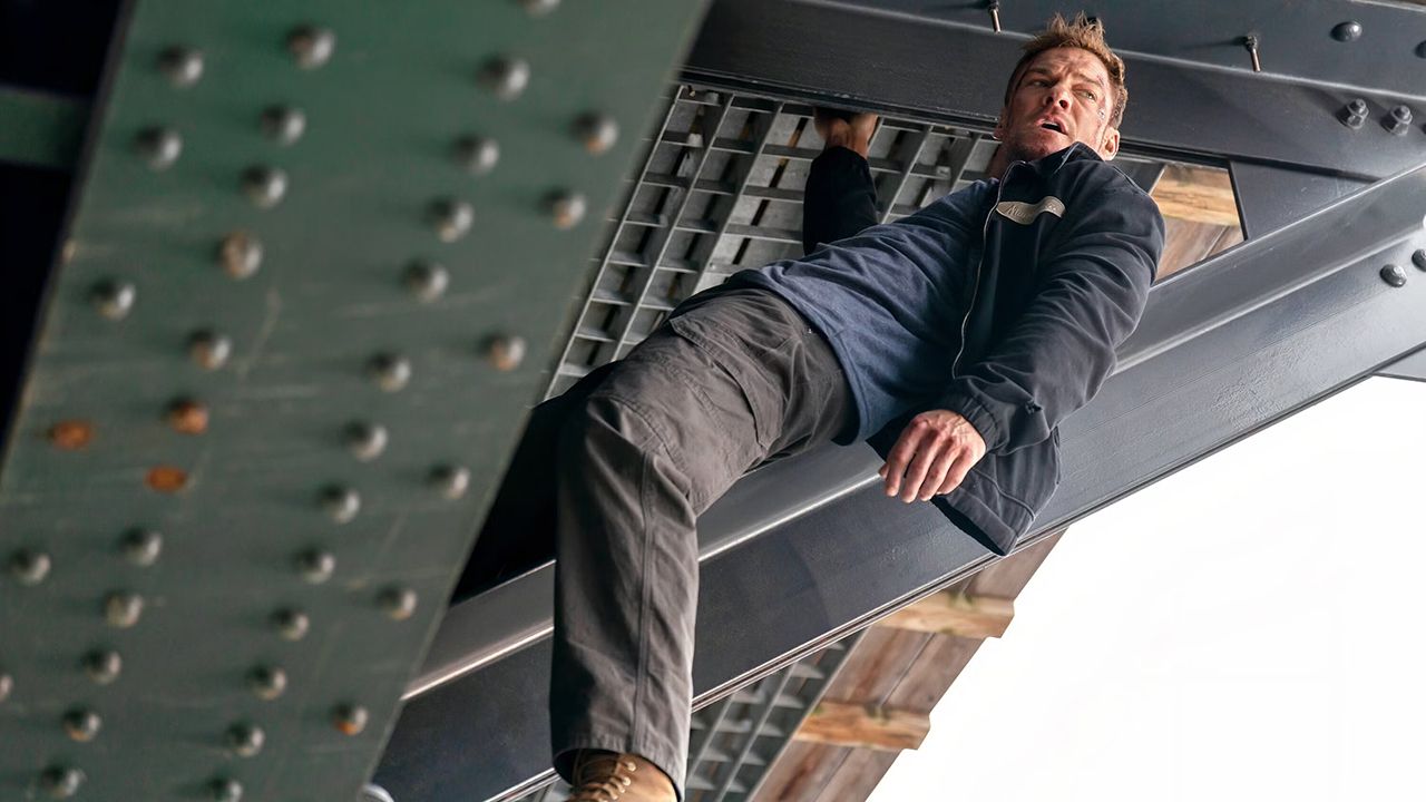 Alan Ritchson stars as Jack Reacher in a scene from season 4 of Reacher.