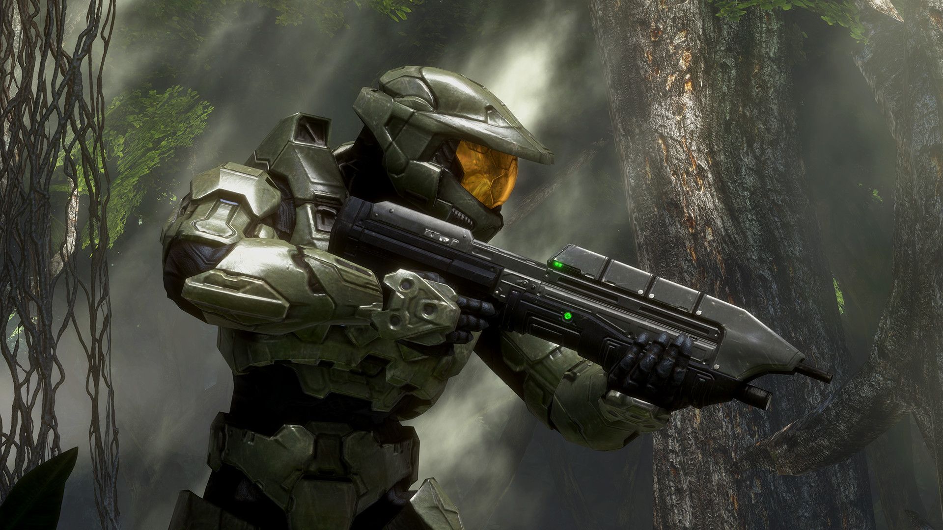 Master Chief holds an assault rifle in Halo 3