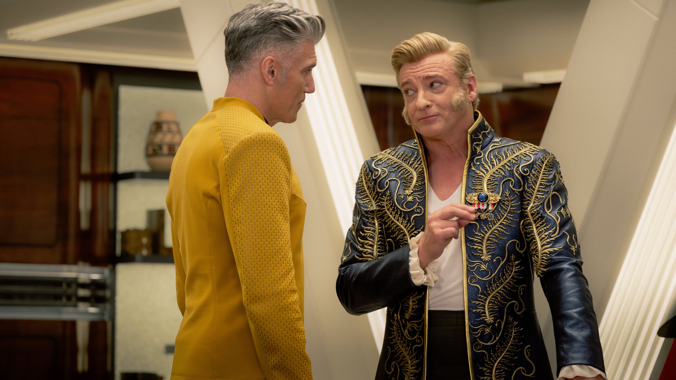 Trelane (Rhys Darby) speaks with Captain Pike (Anson Mount) in Star Trek Strange New Worlds