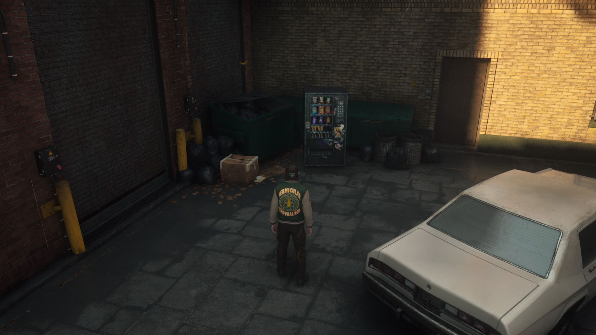 Dylan standing in front of a vending machine in an alley in Control Resonant.