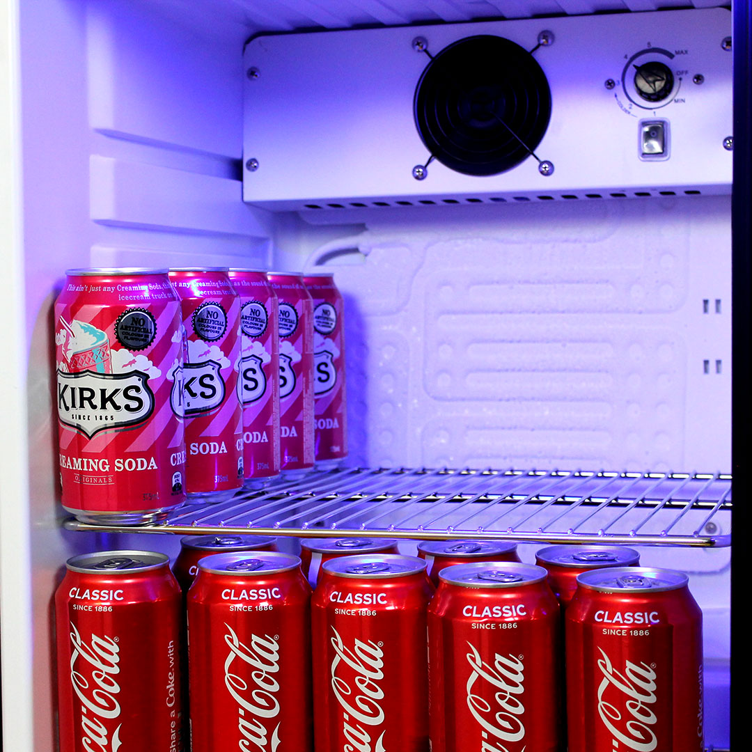 carlton dry Carlton Dry Tropical Glass Door Mini Bar Fridge - 80 Cans Left Hinged EC68L-SSH-DRY - Model EC68L-SSH-DRY | Retrocade - Image 8