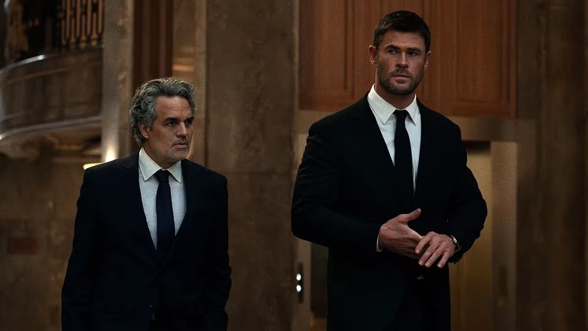 Crime-101-Mark-Ruffalo-Chris-Hemsworth-1
