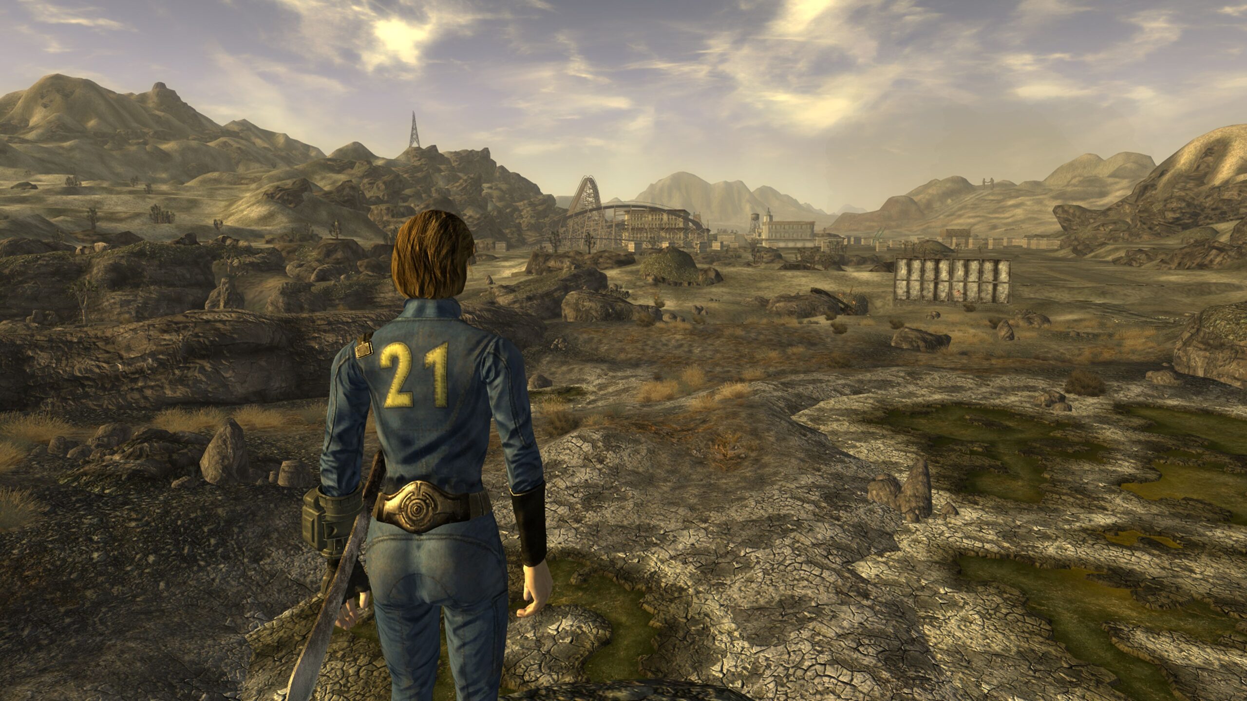 A player looks at the desert landscape in Fallout: New Vegas.