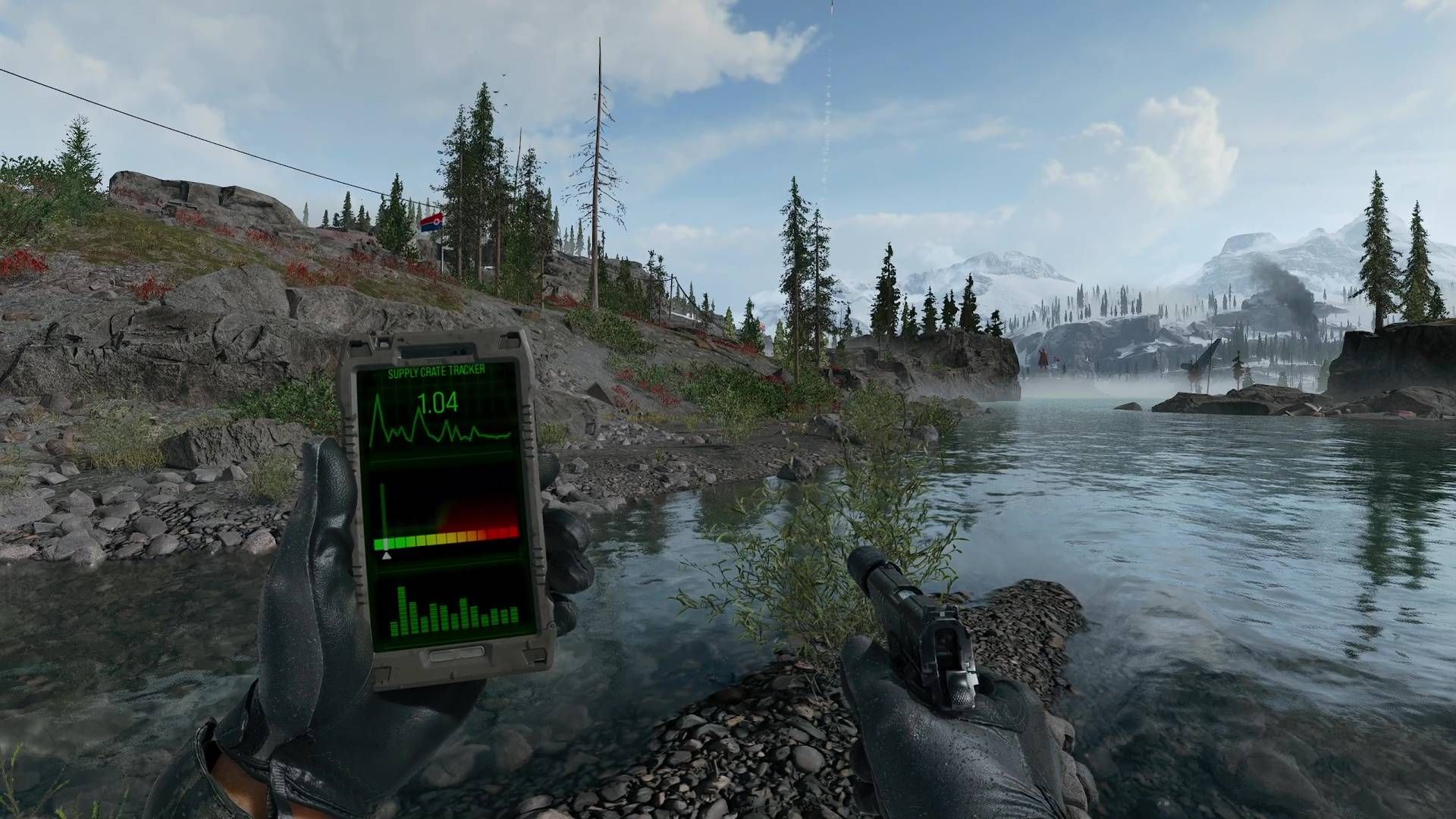 A Modern Warfare 4 screenshot showing the player using a supply crate tracker in "Stranded."