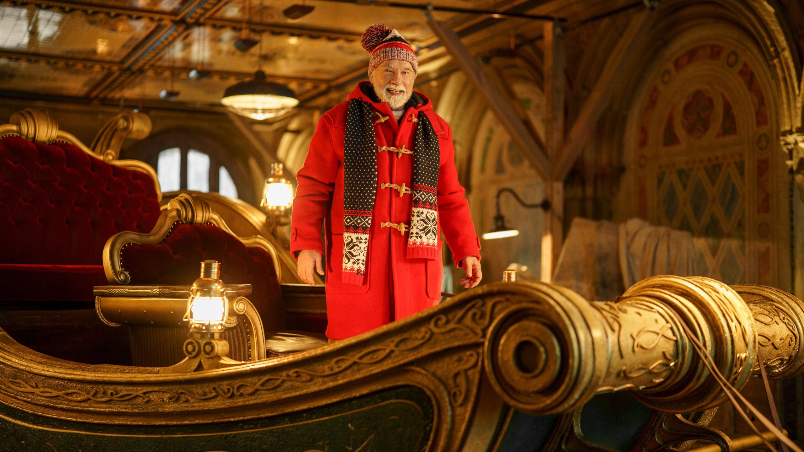 The Man with the Bag: Schwarzenegger and Ritchson Team Up for a Christmas Heist