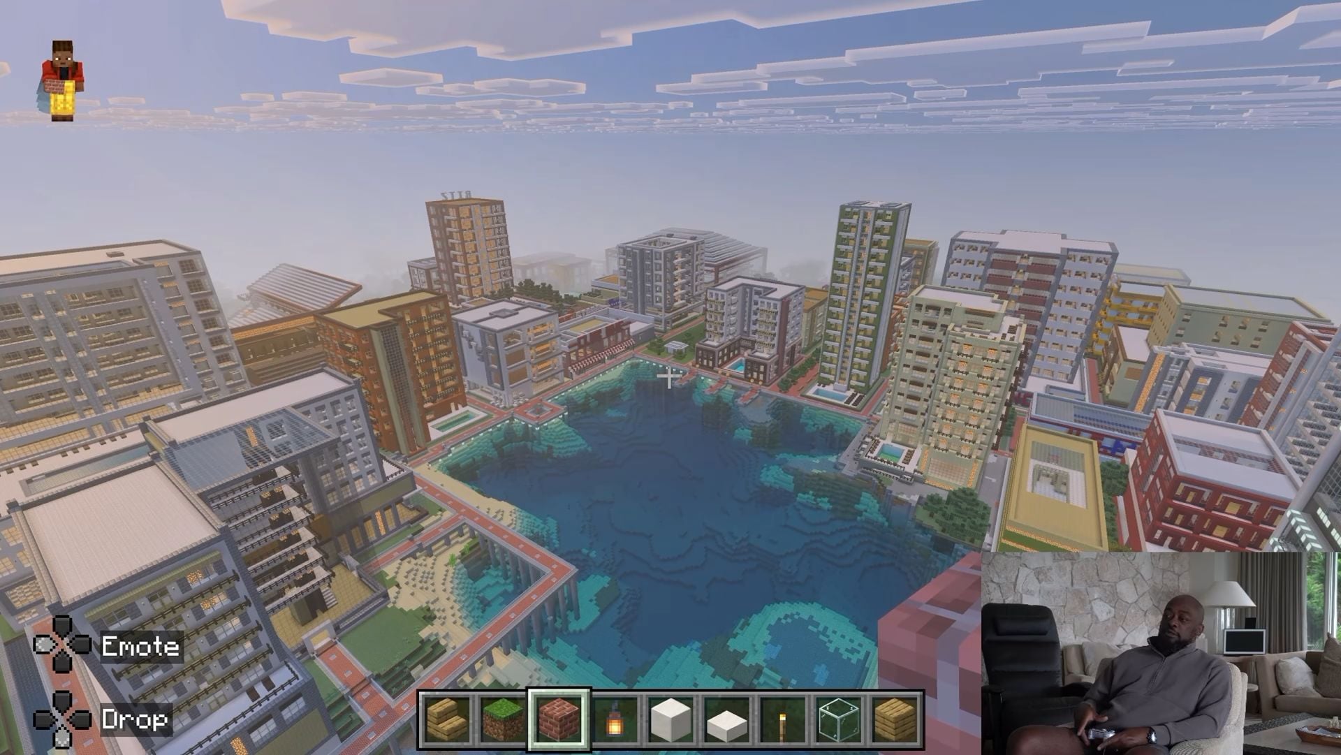 Mike Tomlin’s 12-Year Minecraft City Is Remarkably Ordinary